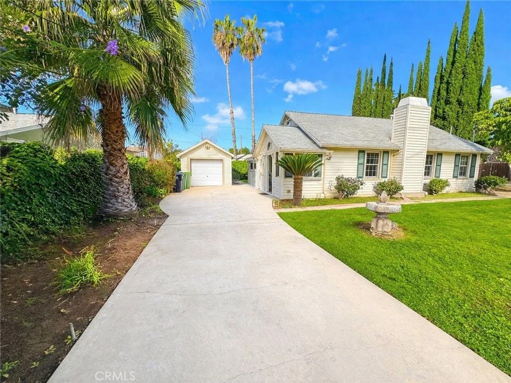 Photo of 7445 Orion #1, Van Nuys, CA 91406 (MLS # SR26034673)