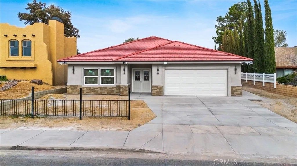 Photo of 15688 Kingswood, Victorville, CA 92392 (MLS # DW26033118)