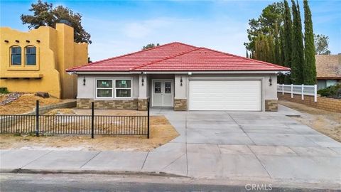 Photo of 15688 Kingswood, Victorville, CA 92392 (MLS # DW26033118)