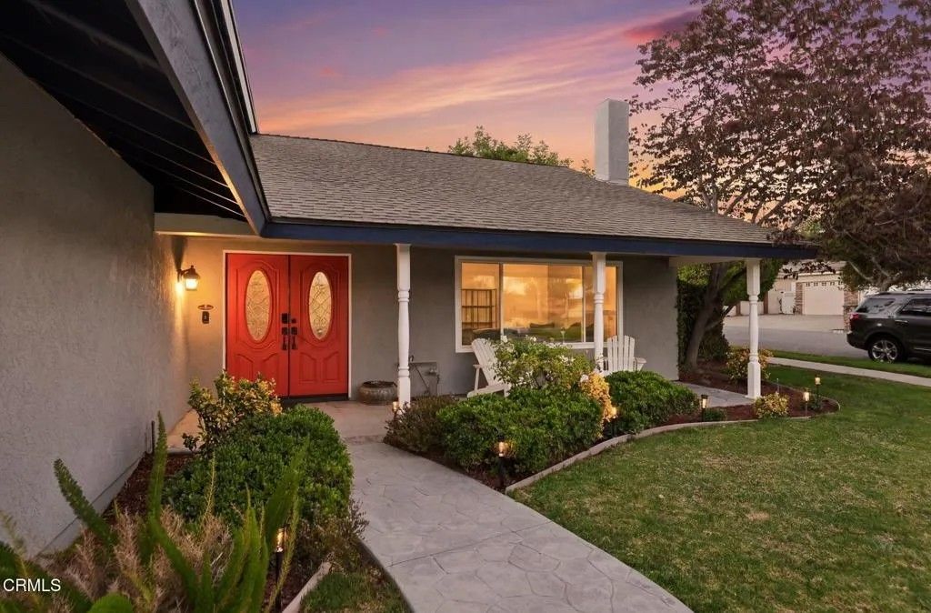 Photo of 251 Larcom Street, Thousand Oaks, CA 91360 (MLS # V1-37069)