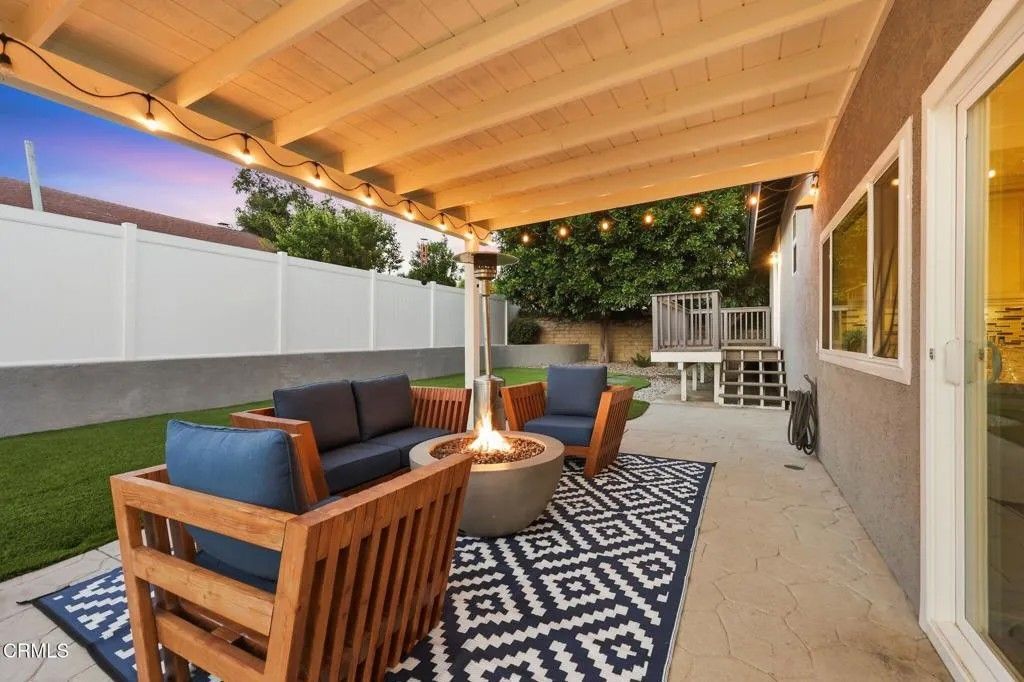 Photo of 251 Larcom Street, Thousand Oaks, CA 91360 (MLS # V1-37069)