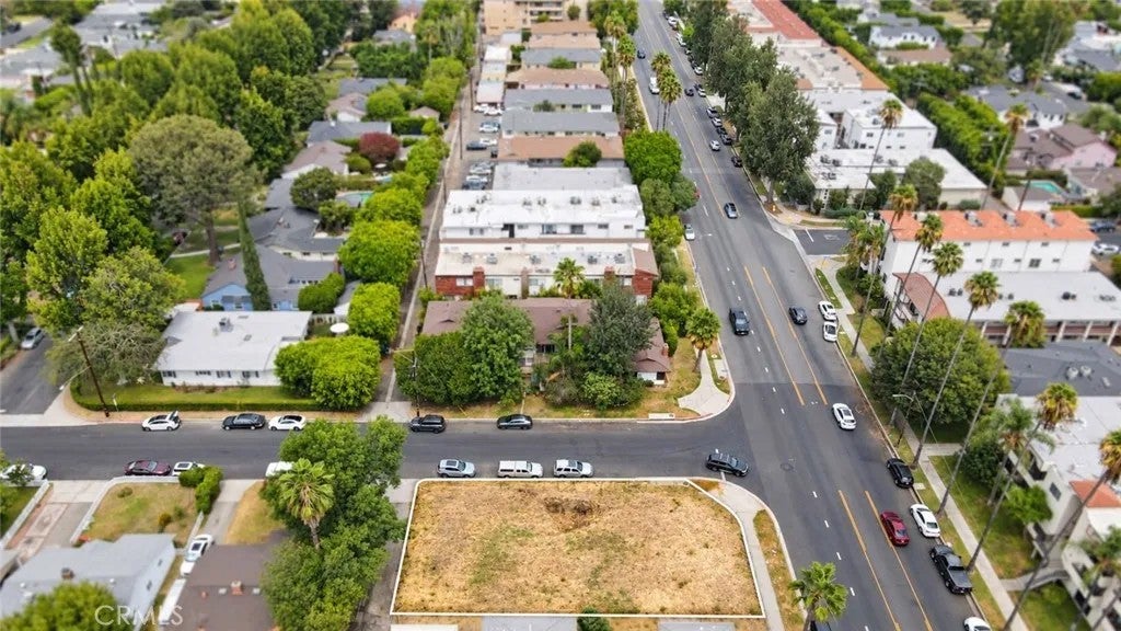 Photo of 13300 Valleyheart DR, Sherman Oaks, CA 91423 (MLS # SR26213094)