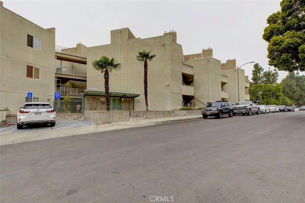 Photo of 2900 Fairway Avenue #407, La Crescenta, CA 91214 (MLS # GD26092259)