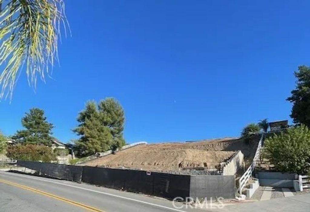 Photo of 30551 Via Norte, Temecula, CA 92591 (MLS # SW26049065)