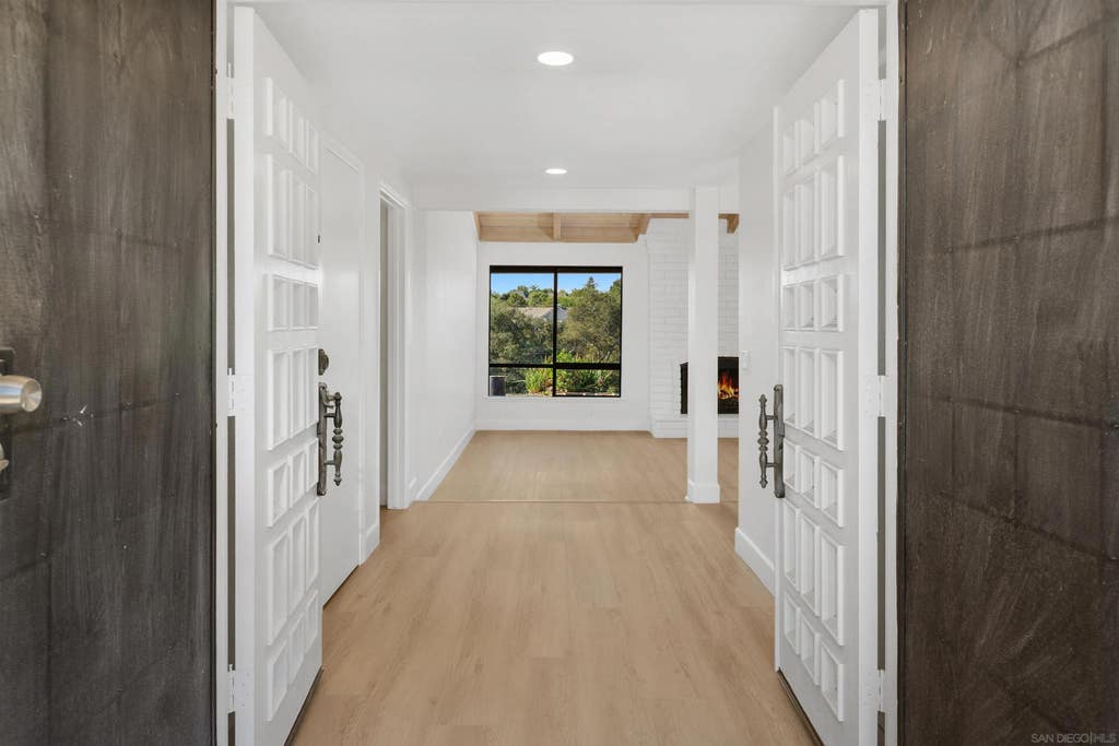 Photo of 363 Tumble Creek Ln, Fallbrook, CA 92028 (MLS # 260018441)