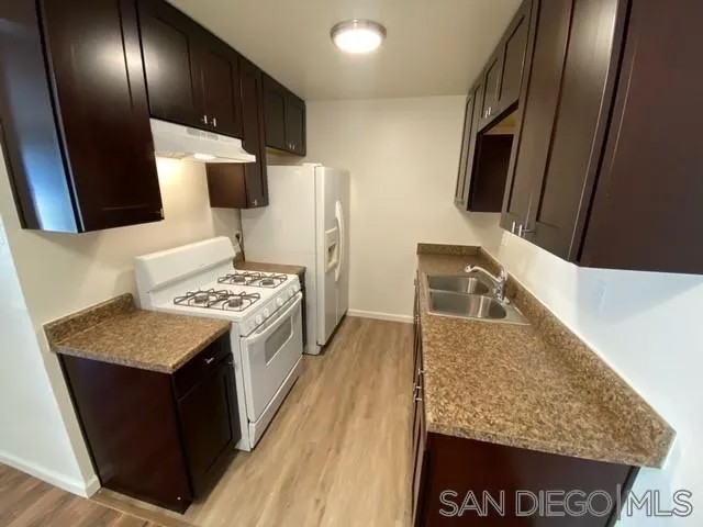 341 Lansing Cir