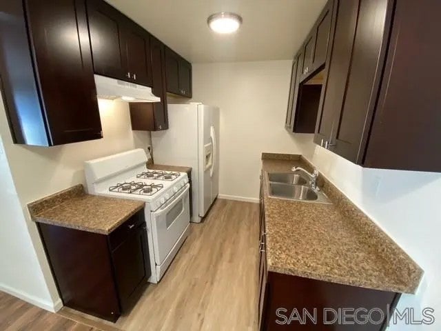 341 Lansing Cir