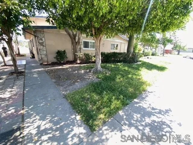 341 Lansing Cir