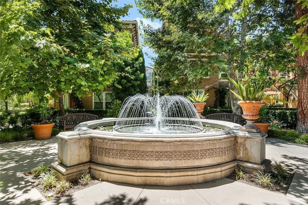 453 N Altadena Drive 7