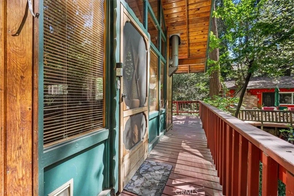 Photo of 697 Mormon Springs, Crestline, CA 92325 (MLS # CV26076775)