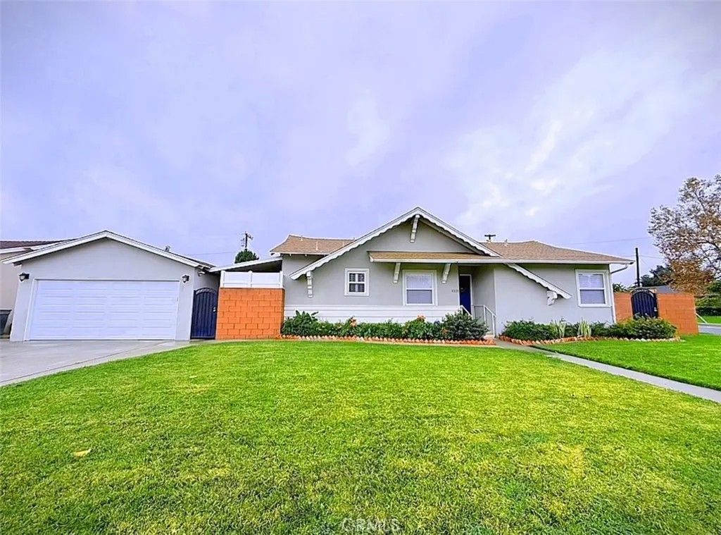 Photo of 1231 S Holly Pl, West Covina, CA 91790 (MLS # TR25275790)