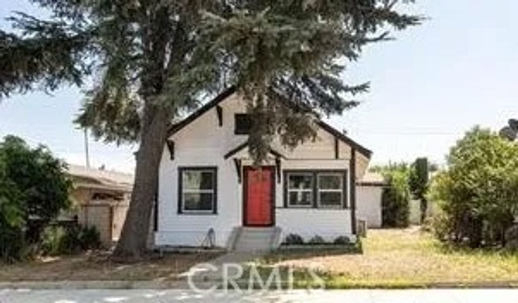 Photo of 1017 S Washburn Ave, Corona, CA 92882 (MLS # OC26030009)