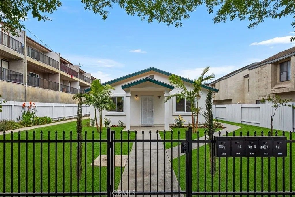 Photo of 1009 N N Parton St, Santa Ana, CA 92701 (MLS # LG26095731)
