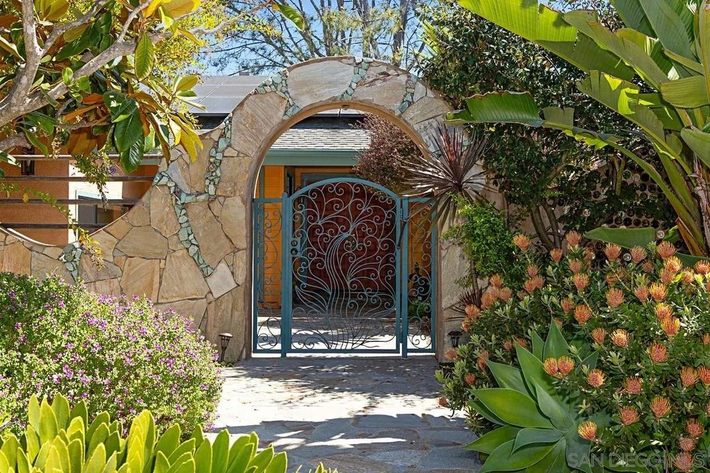 Photo of 2023 Via Tiempo, Encinitas, CA 92007 (MLS # 260007357)