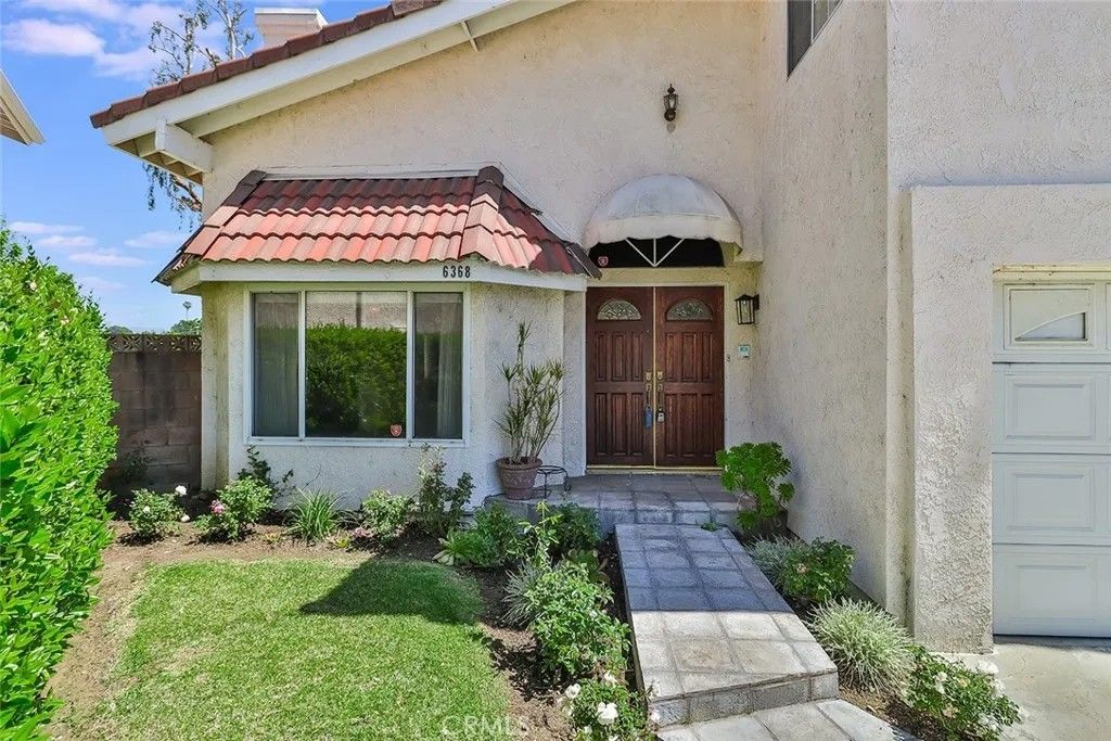 Photo of 6368 Wynne Avenue, Tarzana, CA 91335 (MLS # SR26024330)