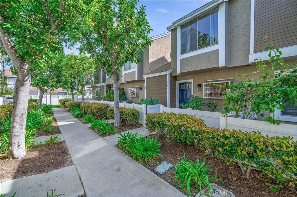 Photo of 47 Dogwood Ln, Aliso Viejo, CA 92656 (MLS # OC26047008)