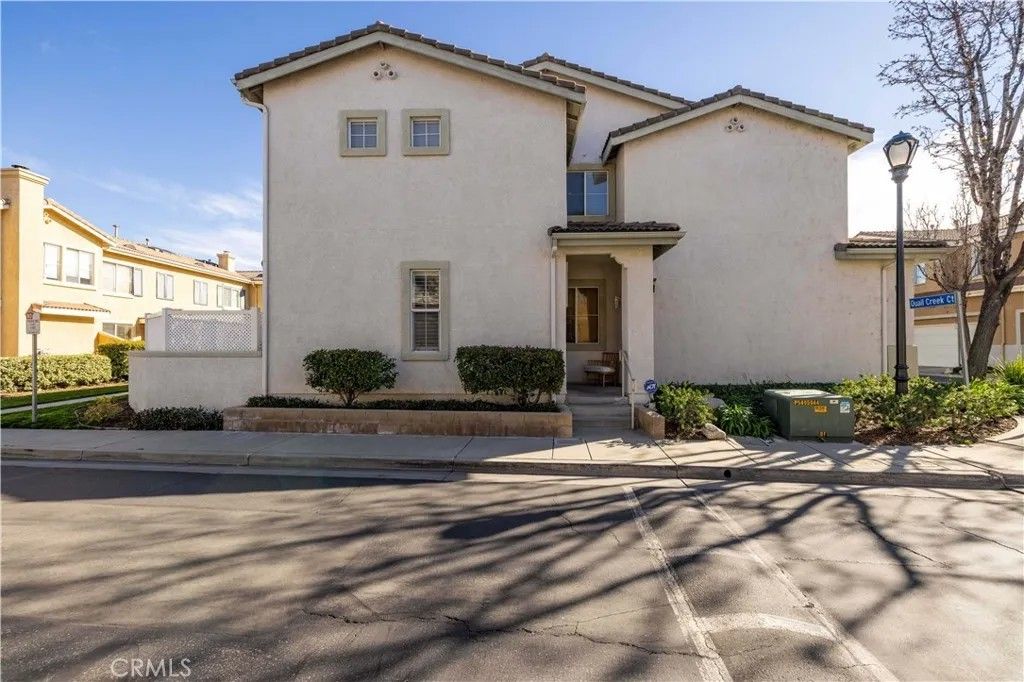 Photo of 25408 Quail Creek Court, Saugus, CA 91350 (MLS # SR26009689)