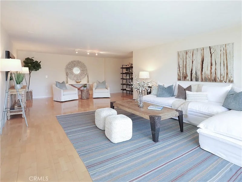 6526 Ocean Crest A215