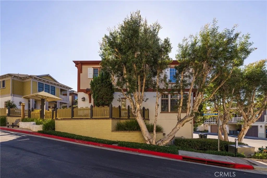 Photo of 2500 Bungalow Place, Corona Del Mar, CA 92625 (MLS # NP26091534)