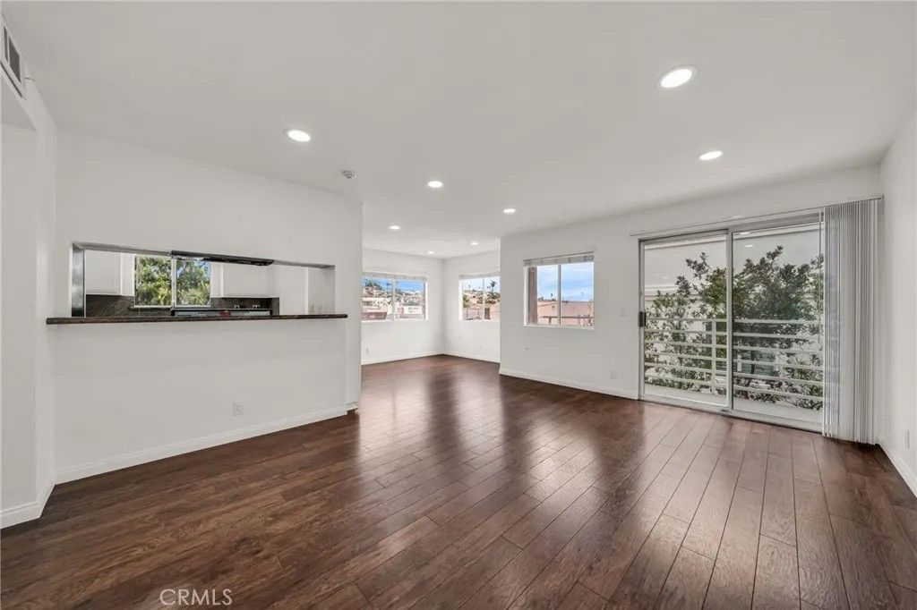 Photo of 728 5th Street, Hermosa Beach, CA 90254 (MLS # PV26000881)