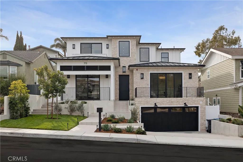 711 N Dianthus Street