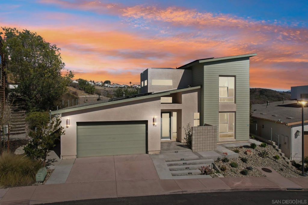 Photo of 5970 Shaw Lopez Row, San Diego, CA 92121 (MLS # 260003359)