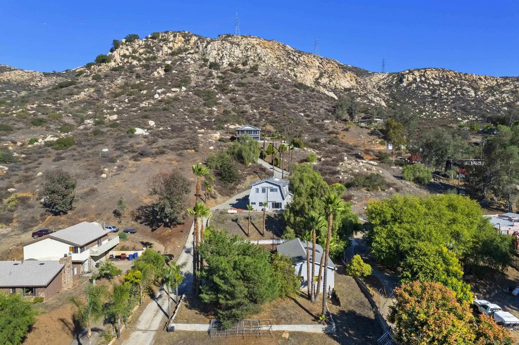 Photo of 11535 Rocky Ln, Lakeside, CA 92040 (MLS # 250042108)