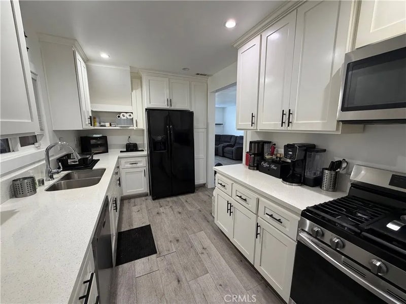 4622 W 156th