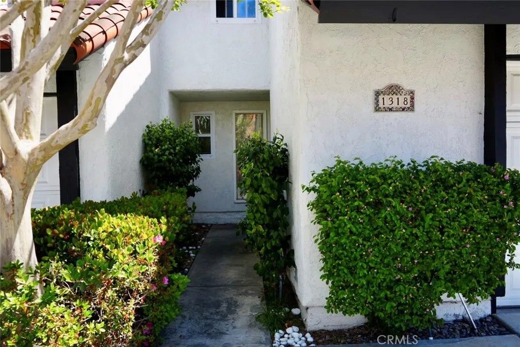 Photo of 1318 Applecross Ln, Huntington Beach, CA 92648 (MLS # OC26073868)