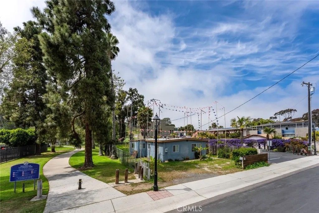 Photo of 701 Valley, Solana Beach, CA 92075 (MLS # TR25107109)