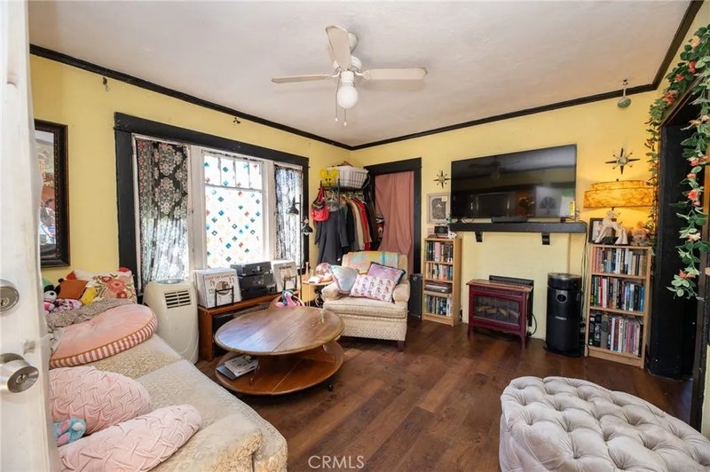 2111 Aaron Street