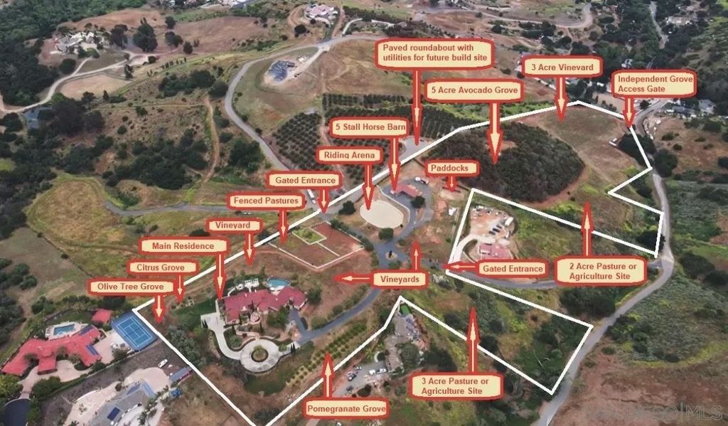 Photo of 5320 Olive Hill Trl, Bonsall, CA 92003 (MLS # 260005384)