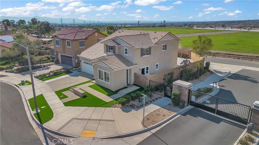 Photo of 5264 Darwin Ln, Fontana, CA 92336 (MLS # IV26005988)