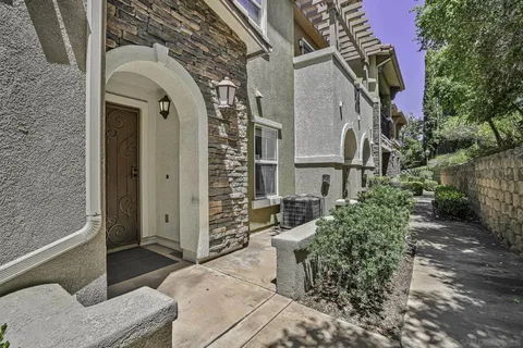10 Via Montisi, Santee, CA 92071 - #: 250035555