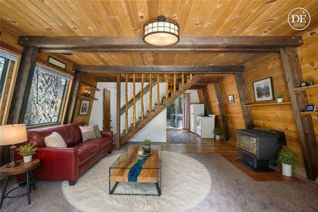 327 W Country Club