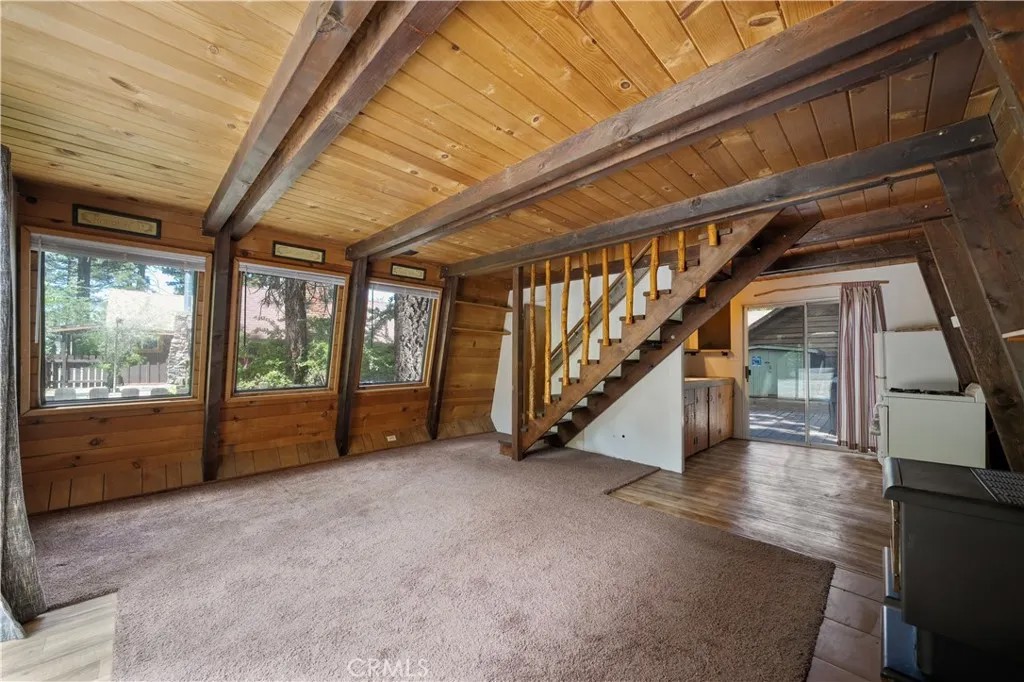 327 W Country Club