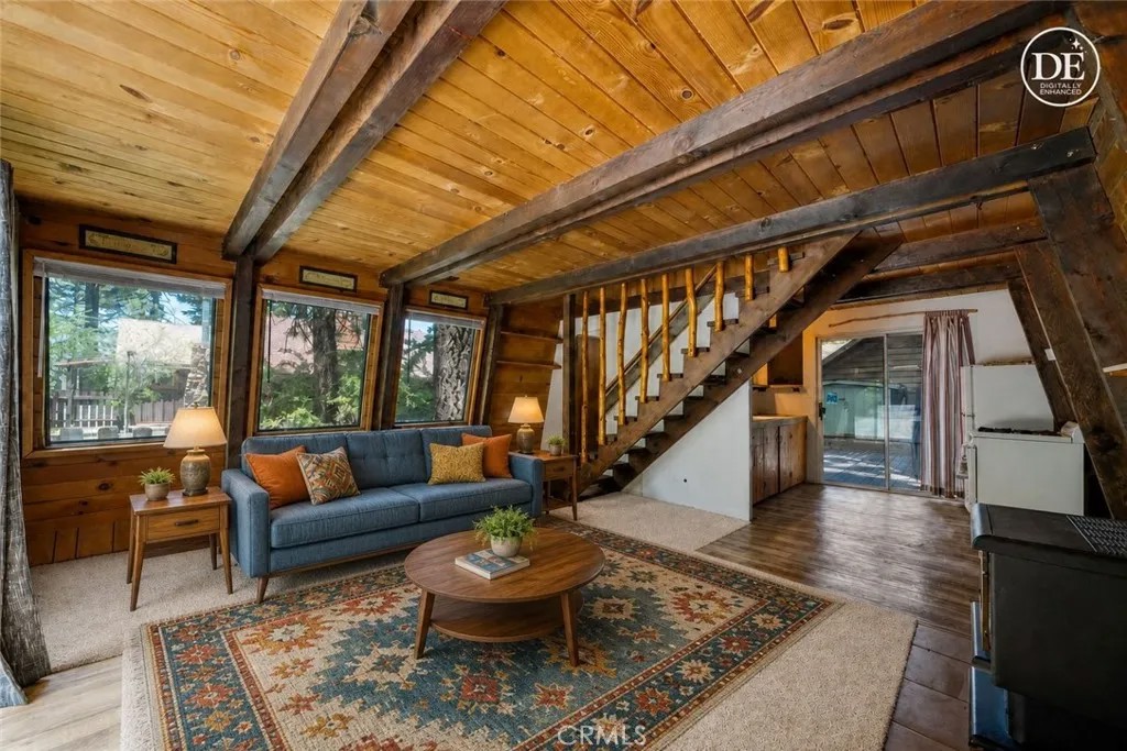 327 W Country Club