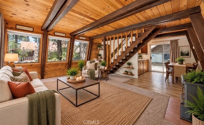327 W Country Club