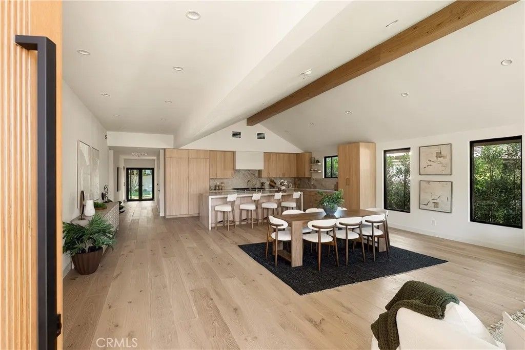 Photo of 13949 Cumpston Street, Sherman Oaks, CA 91401 (MLS # SR26069482)