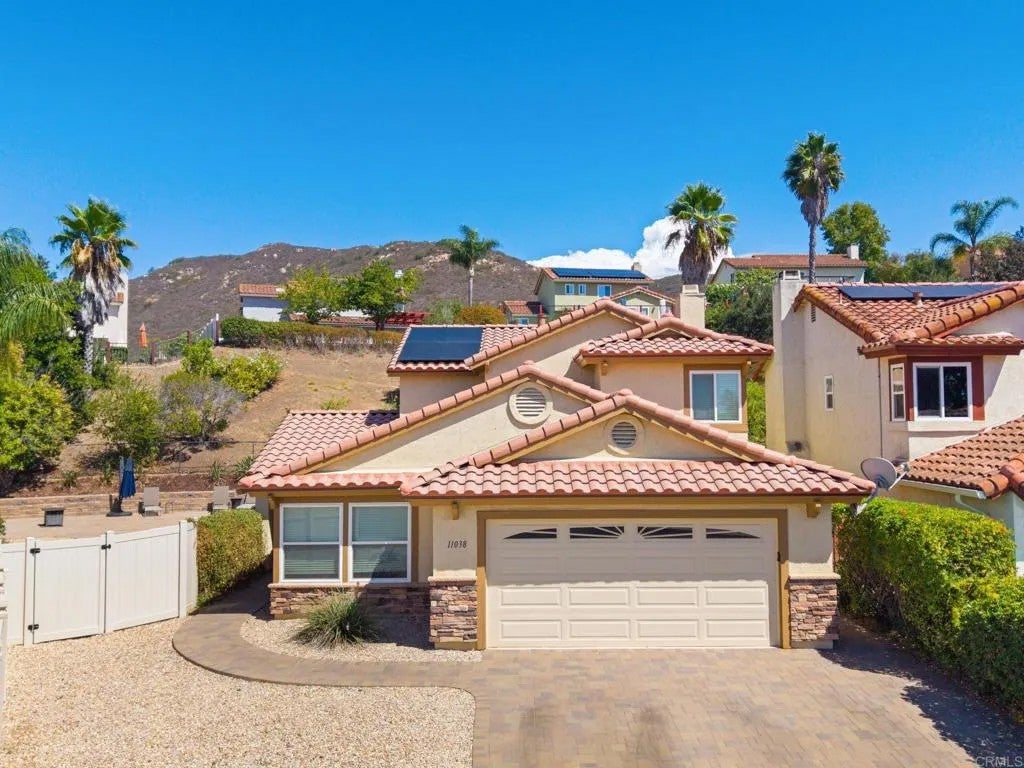 11038 Twin Pond