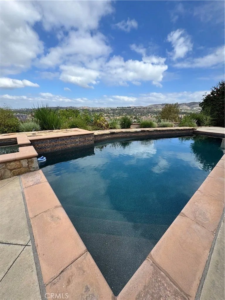 5931 E Bunker Hill
