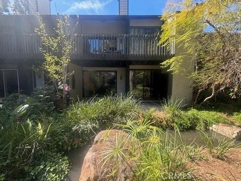 Photo of 2538 W Macarthur, Unit E Blvd, Santa Ana, CA 92704 (MLS # OC26055684)