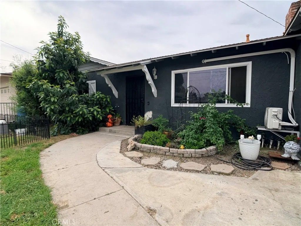 Photo of 40807 Boyer Ave, Hemet, CA 92544 (MLS # SW26063419)