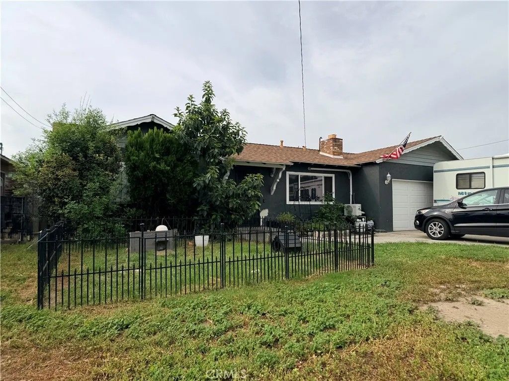 Photo of 40807 Boyer Ave, Hemet, CA 92544 (MLS # SW26063419)