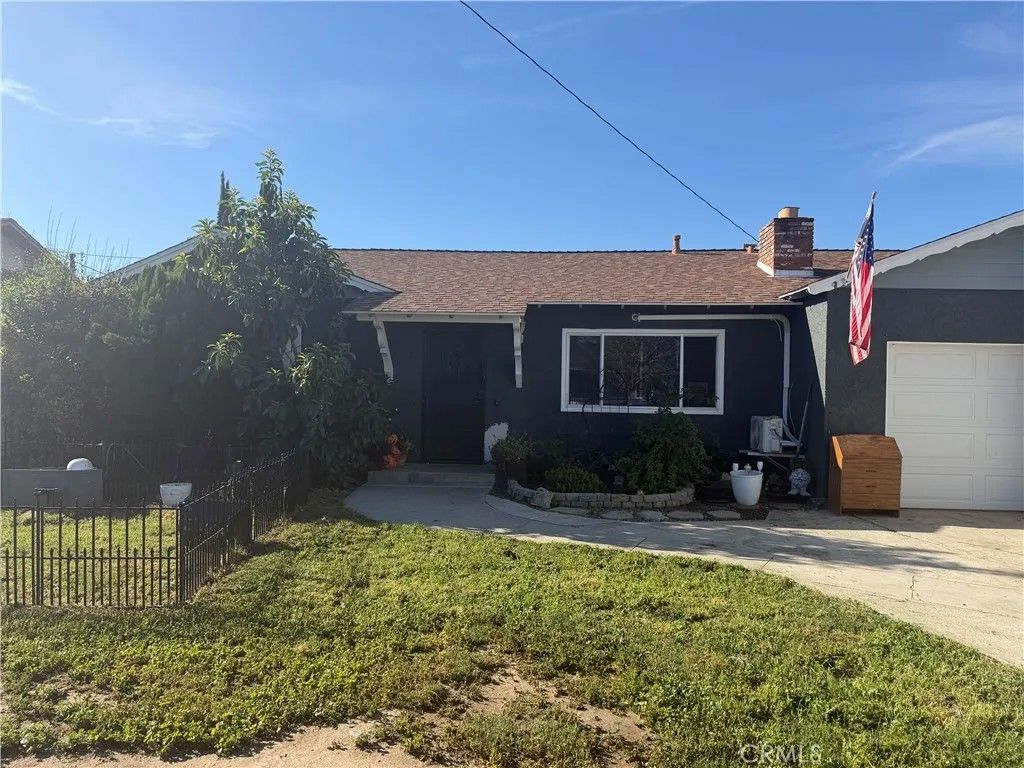 Photo of 40807 Boyer Ave, Hemet, CA 92544 (MLS # SW26063419)