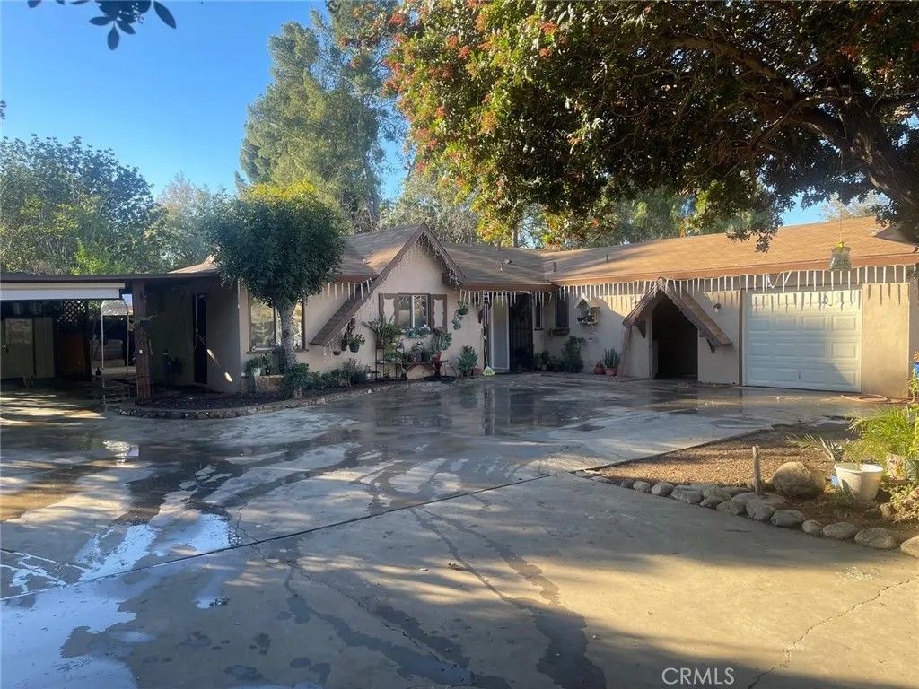 Photo of 10450 Gramercy Pl, Riverside, CA 92505 (MLS # PW25276936)