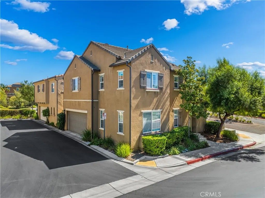 Photo of 37378 Paseo Tulipa, Murrieta, CA 92563 (MLS # SW25230265)