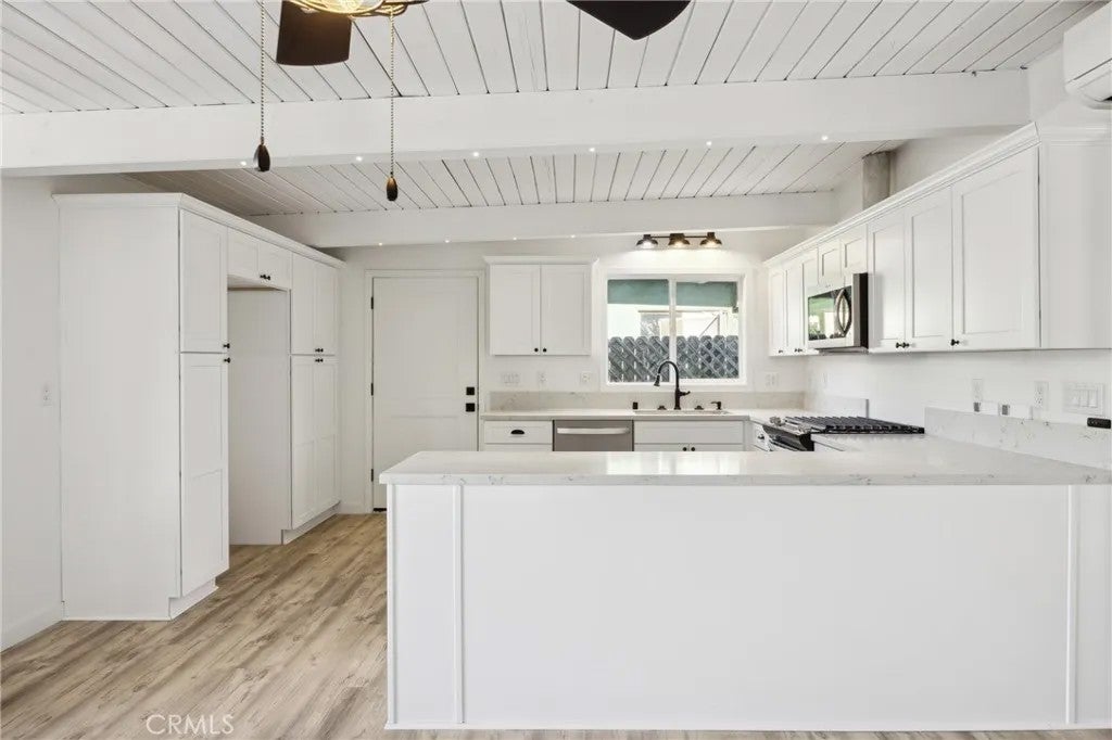 528 Creston