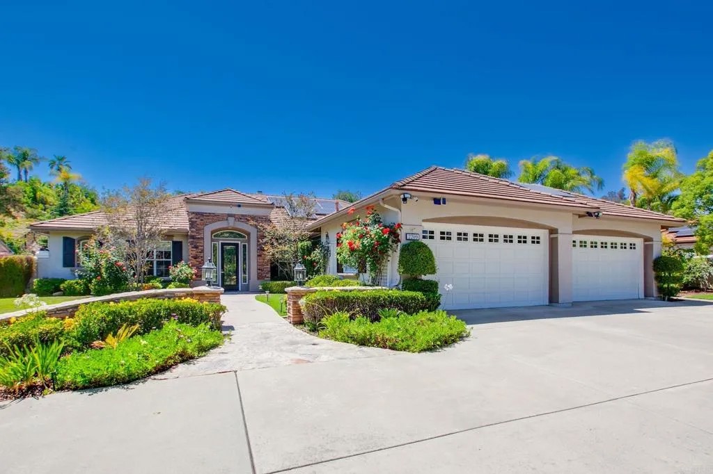 2209 Eucalyptus Ave