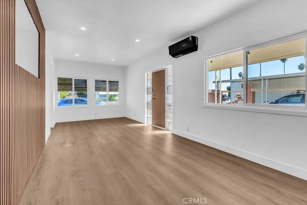 Photo of 841 S Lyon Ave, Hemet, CA 92543 (MLS # DW26046863)